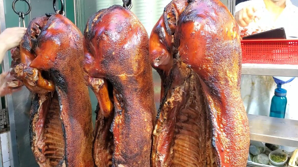 最強#燒豬，上海街#新强記，脆皮#燒腩骨金星玫瑰露#油鷄，肥美腩仔#叉燒 脆皮#燒乳豬，#燒鴨 #旅游 #燒臘 #香港美食 #HongKongStreetFood Roast#Suckling-pig