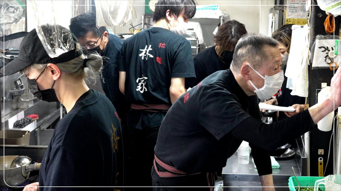 The dream of a man who wanted to become a ramen shop owner. It started in a small apartment. らーめん林家