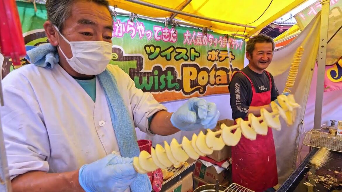 屋台 Amazing funny food stall at "sanjya" festival in Tokyo Japan.  (1st. part)