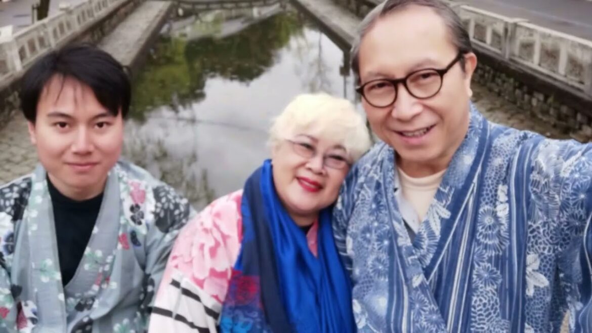 TRAVEL AROUND JAPAN: kinosakionsen 2. BERKELIARAN wearing Kimono.