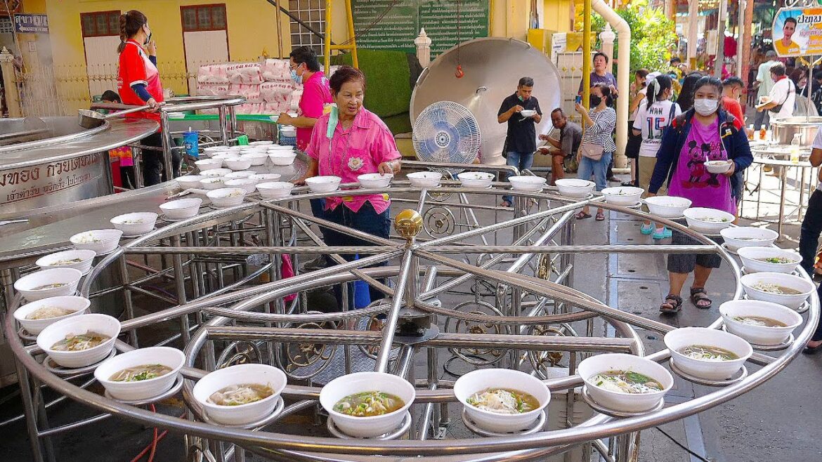Amazing Giant Pot Scale!! Cook 5000 Servings of Noodles – Thai Street Food Amazing Giant Pot Scale!! Cook 5000 Servings of Noodles - Thai Street Food