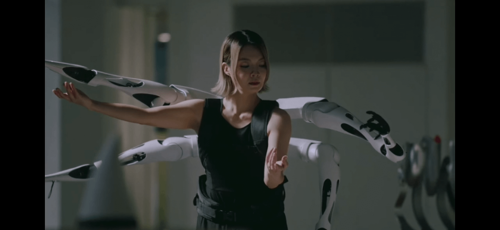 Japanese robotics company called Jizai created wearable robotic arms.