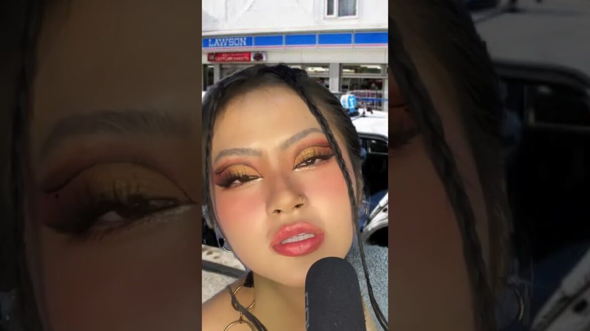 Automatic Taxis in Japan? 🚕#japan #japantrip #shorts #tokyo #japantravel #lifeinjapan #travel