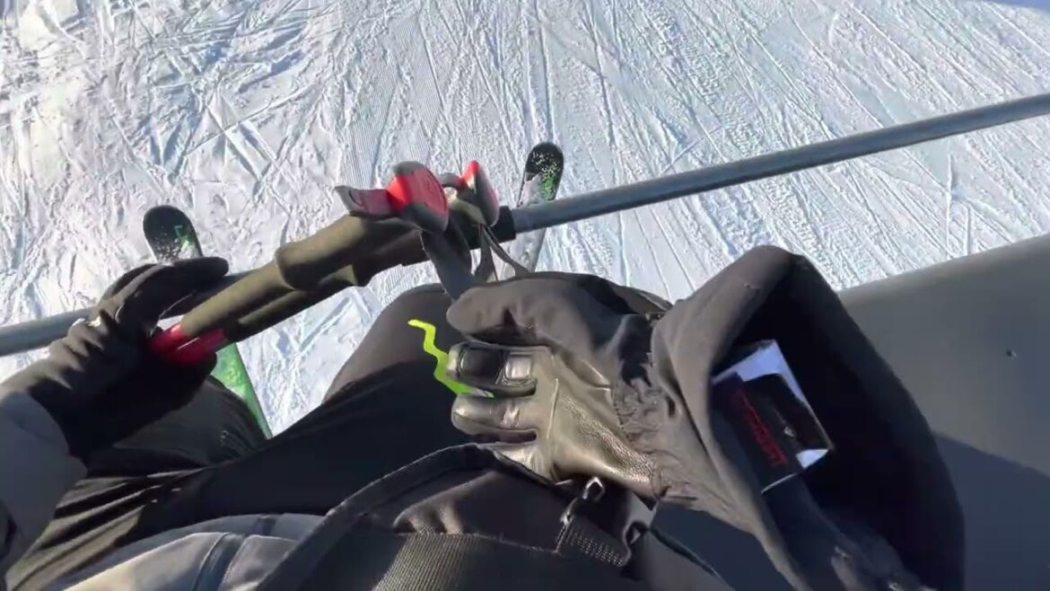 Japan Skiing | Hakuba Tsugaike Kogen, Nagano - Beginner Skiing - Jan 2023 [Beginner Ski Lift]