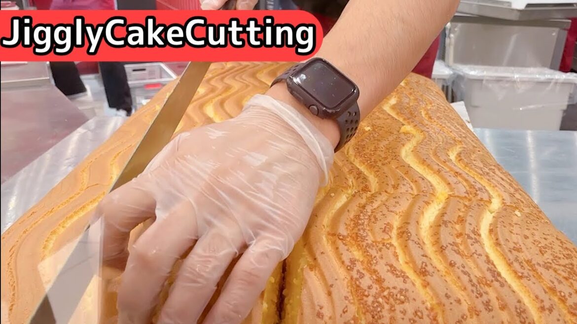 Original Jiggly Cake Cutting in Japan (Tokyo Skytree)