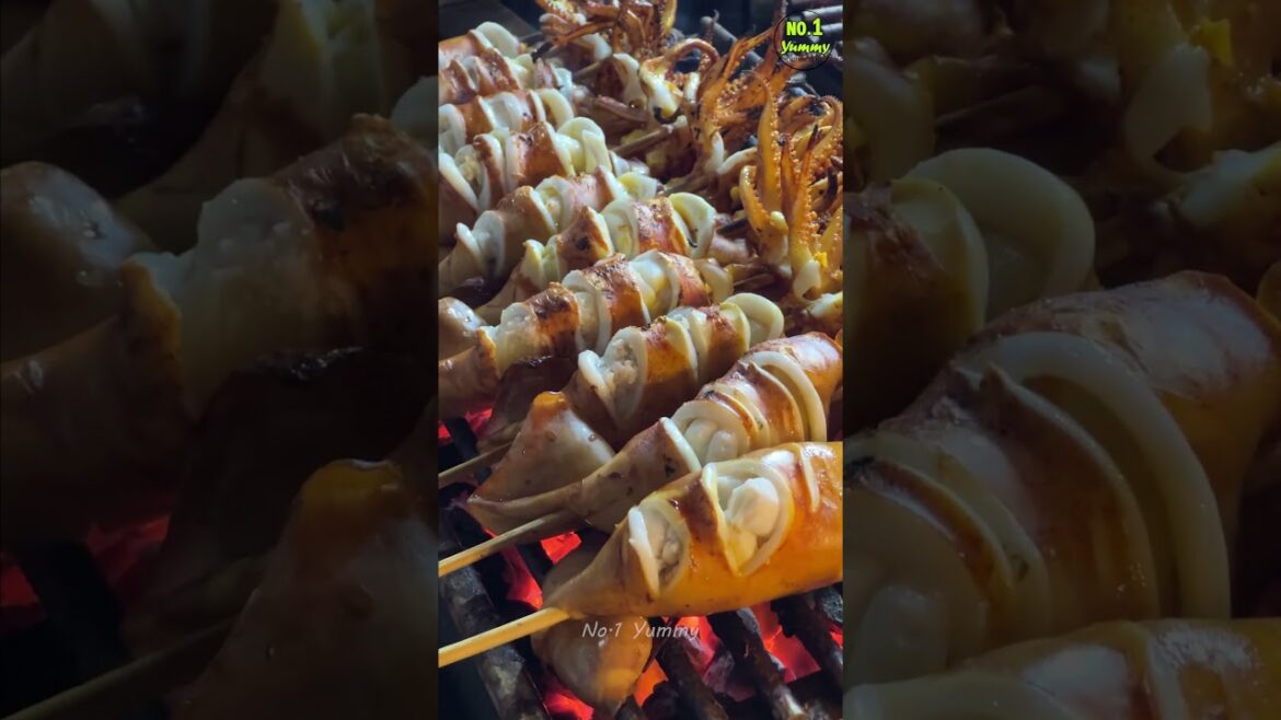 Amazing! Grilled Squid Skewers in Bangkok - Thai Street food