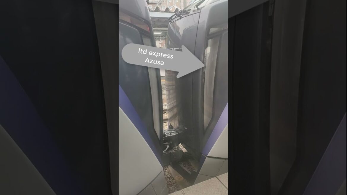 Ltd Express Azusa detaching at Matsumoto Station Ltd Express Azusa detaching at Matsumoto Station