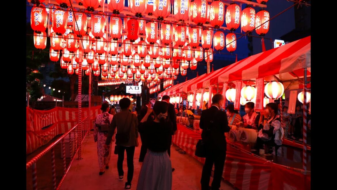 2023年のとうかさん大祭 おみくじやお守りが人気