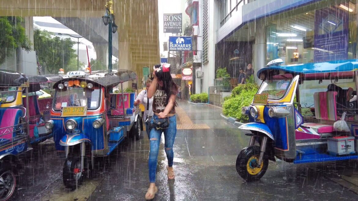 4K 🇹🇭 Heavy Rain Walk in City Center of Bangkok (Asok to Nana) | Rainy Season in Thailand 2023 4K 🇹🇭 Heavy Rain Walk in City Center of Bangkok (Asok to Nana) | Rainy Season in Thailand 2023