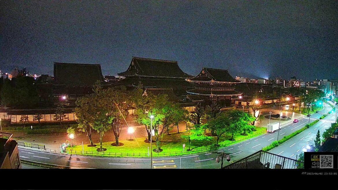 京都ライブカメラ 東本願寺 (KYOTO JAPAN LIVE CAMERA) 森信三郎商舗から生中継 即時影像 紅葉 livecam 銀杏 2023/05/02 12:00～