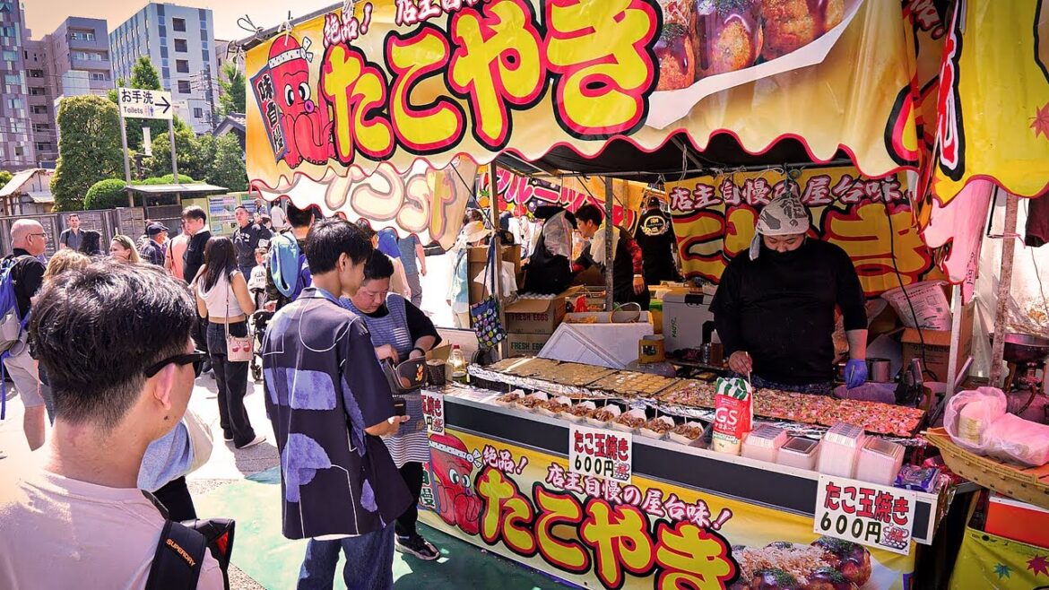 屋台 Amazing funny food stall at “sanjya” festival in Tokyo Japan. (2nd. part) 屋台 Amazing funny food stall at "sanjya" festival in Tokyo Japan. (2nd. part)