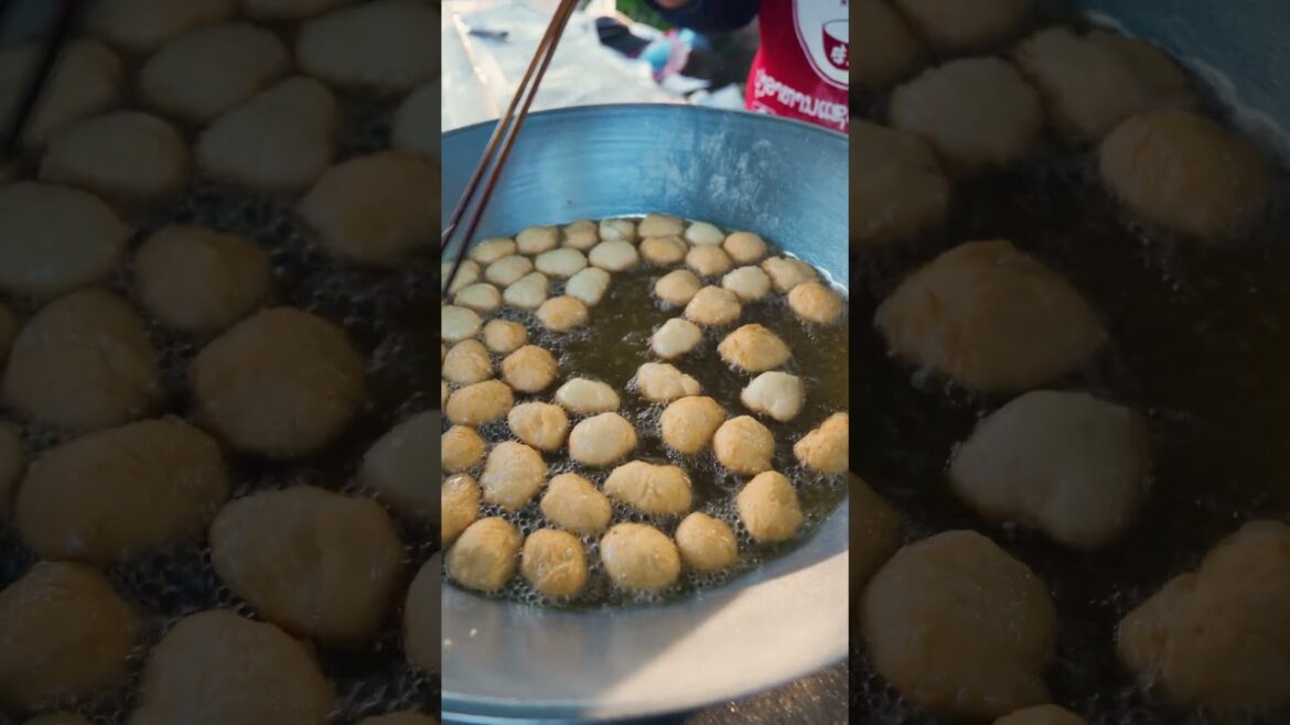 KHANOM KUU | Laos Street Food | Laos🇱🇦 | Luang Prabang #shorts KHANOM KUU | Laos Street Food | Laos🇱🇦 | Luang Prabang #shorts