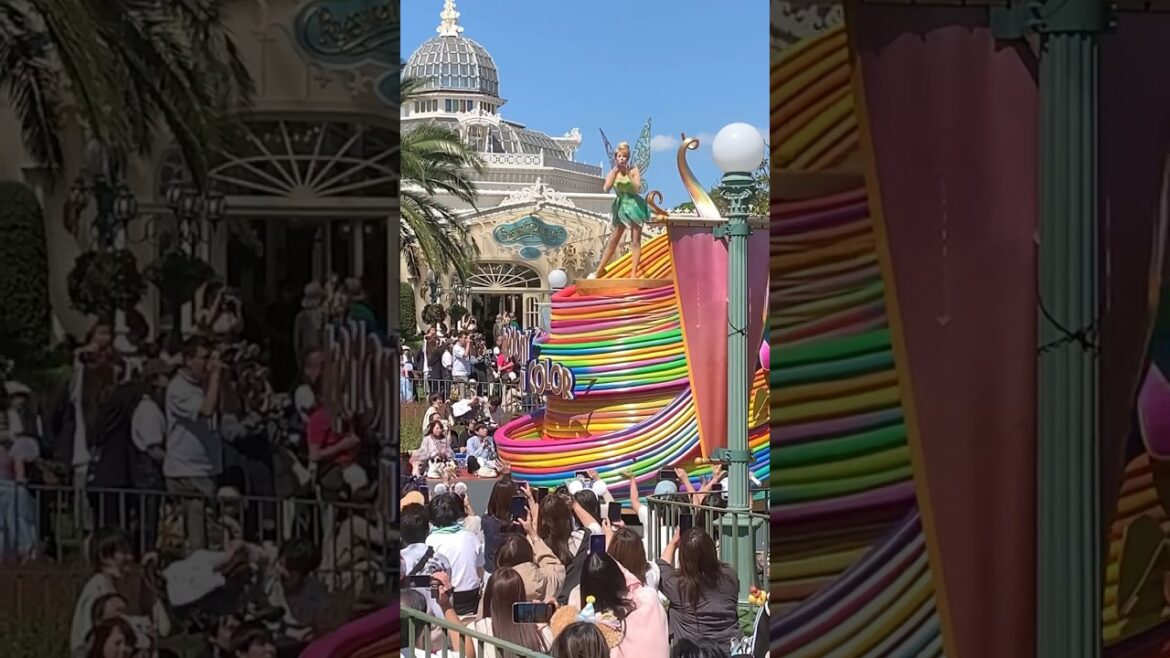 Disneyland Parade | TOKYO | 🇯🇵 JAPAN | #shorts #short #shortvideo #shortfeed #shortsvideo #tokyo