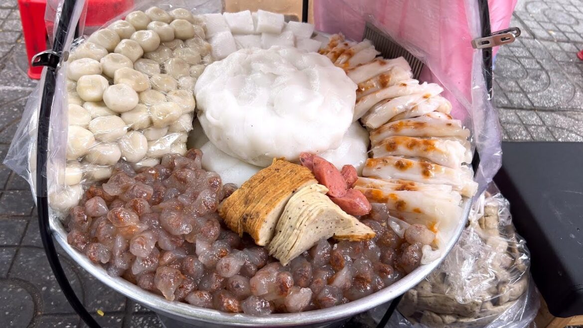 4 BEST Vietnamese Street Food That Makes You Mouth Watering When You Look At It