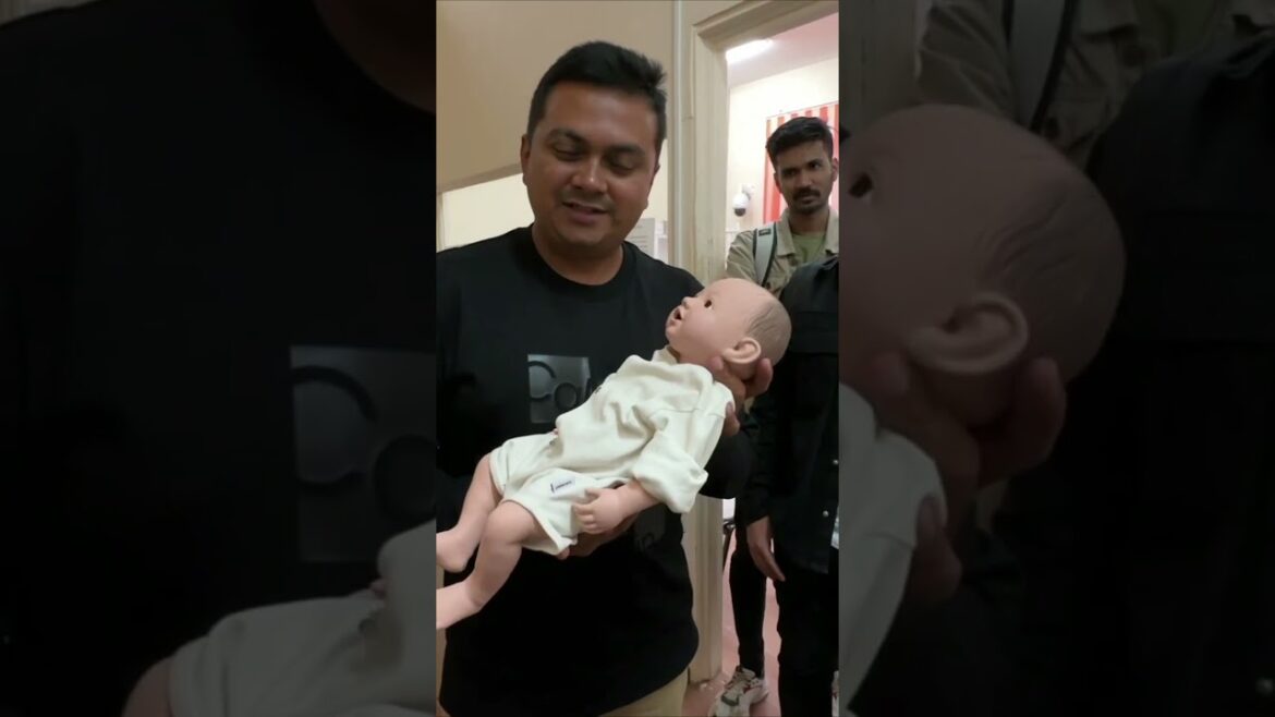 ഒരു അച്ഛൻ്റെ വാത്സല്യത്തോടെ അവനെ ഞാൻ എടുത്തു