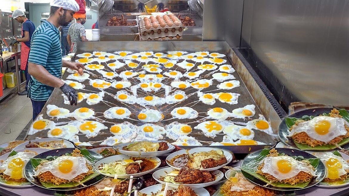 MALAYSIAN STREET FOOD - Ultimate street food tour of Kuala Lumpur, Malaysia!