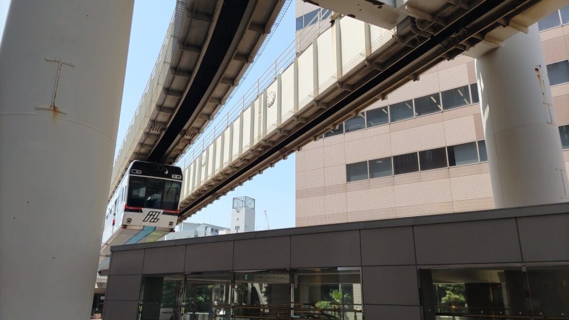 【low angle】Chiba city mono-railway at Chiba Japan;⁠)