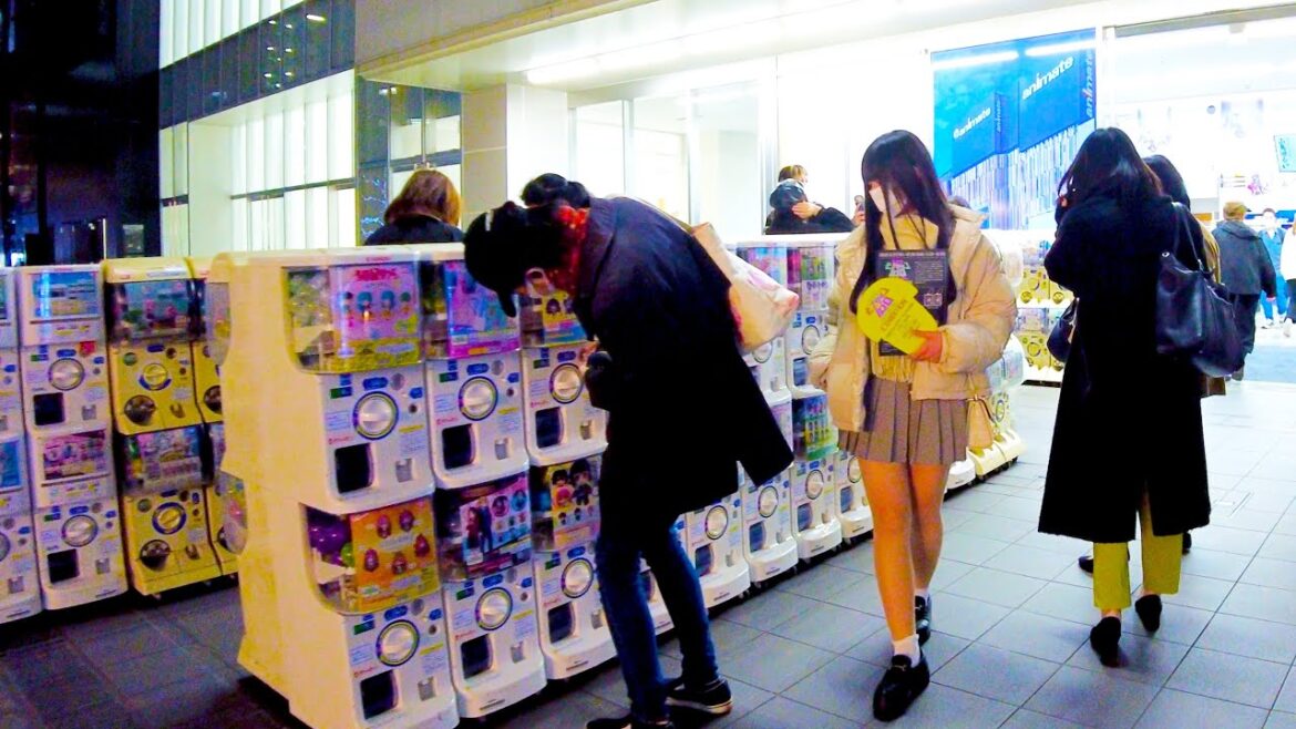Ikebukuro in Tokyo. Night Animate ♪💖🐶4K non-stop 1 hour 01 minutes