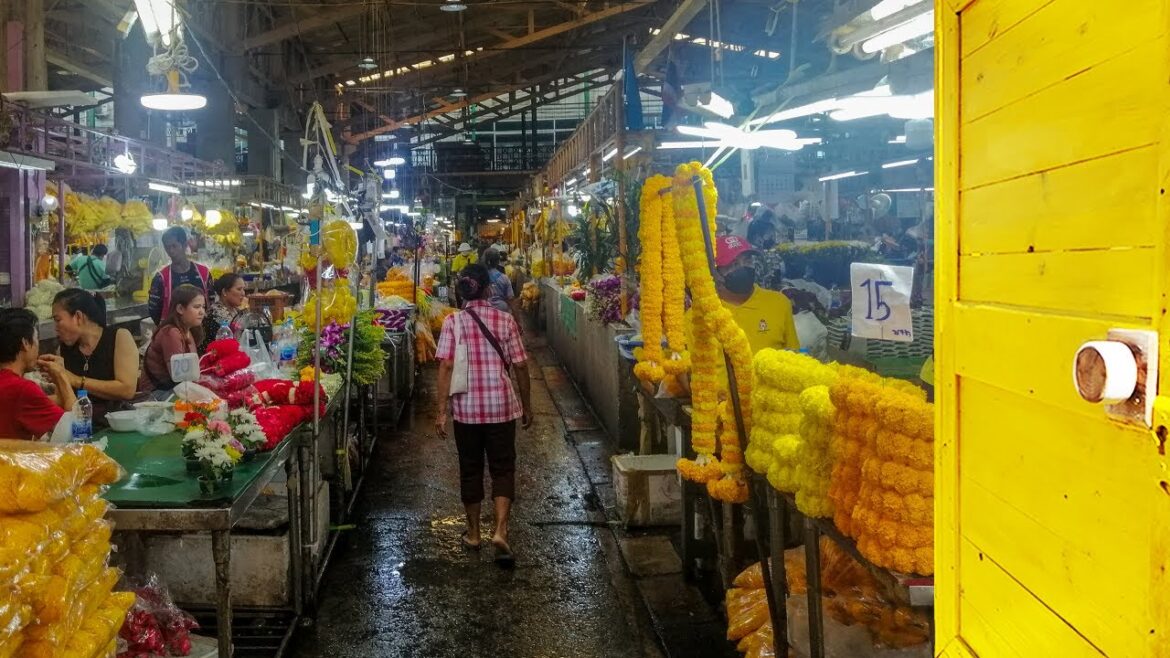 【4K Stroll】Pak Khlong Talat - Bangkok - Thailand / Thailand's Largest 24-hour Flower Market