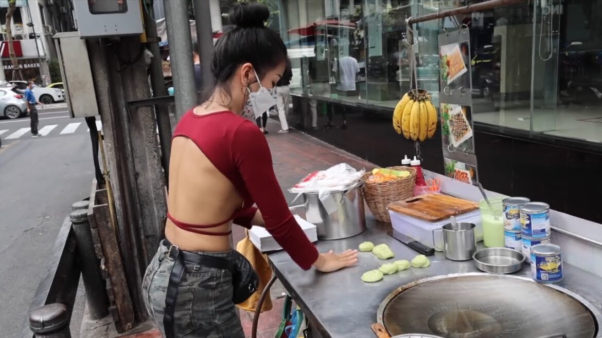 A Beautiful Girl Making Crispy Thai Banana Pancake | Thai Street Food