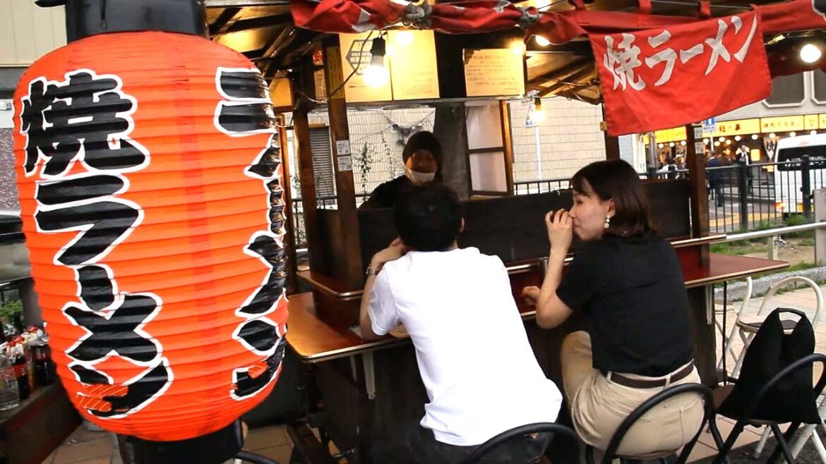 観光客に大人気の中洲屋台!焼きラーメンが旨い福岡屋台の組み立て~開店に密着!|japanese street food 観光客に大人気の中洲屋台!焼きラーメンが旨い福岡屋台の組み立て~開店に密着!|japanese street food