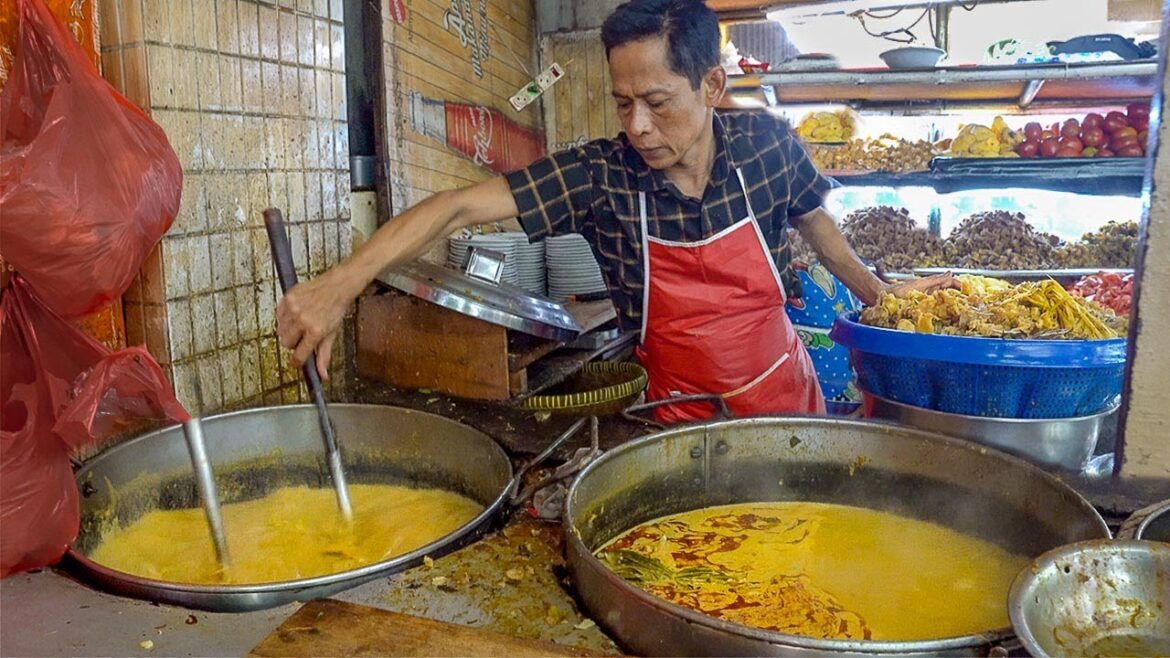 Indonesian street food - TOP 10 JAKARTA STREET FOODS YOU MUST TRY!!!