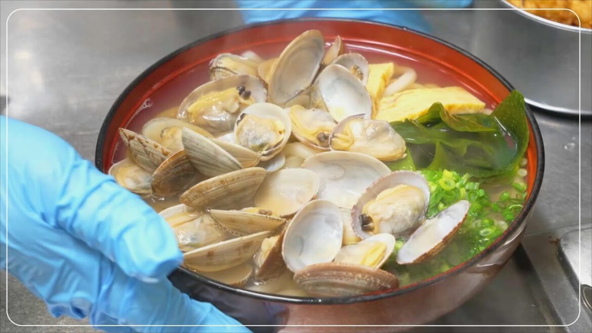 The most delicious clam udon that people flock to for it! Japanese street food The most delicious clam udon that people flock to for it! Japanese street food
