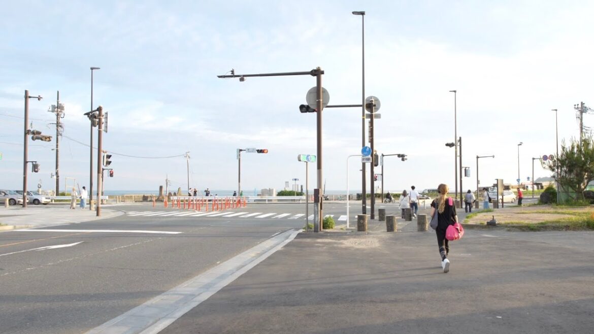 【4K Japan】Traditional Temple – Enoden Train – Yuigahama Beach 【4K Japan】Traditional Temple - Enoden Train - Yuigahama Beach