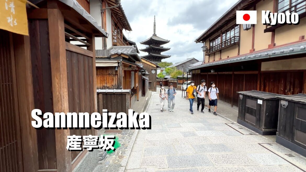 Sanneizaka in the morning, Kyoto, Japan | 4K Walking