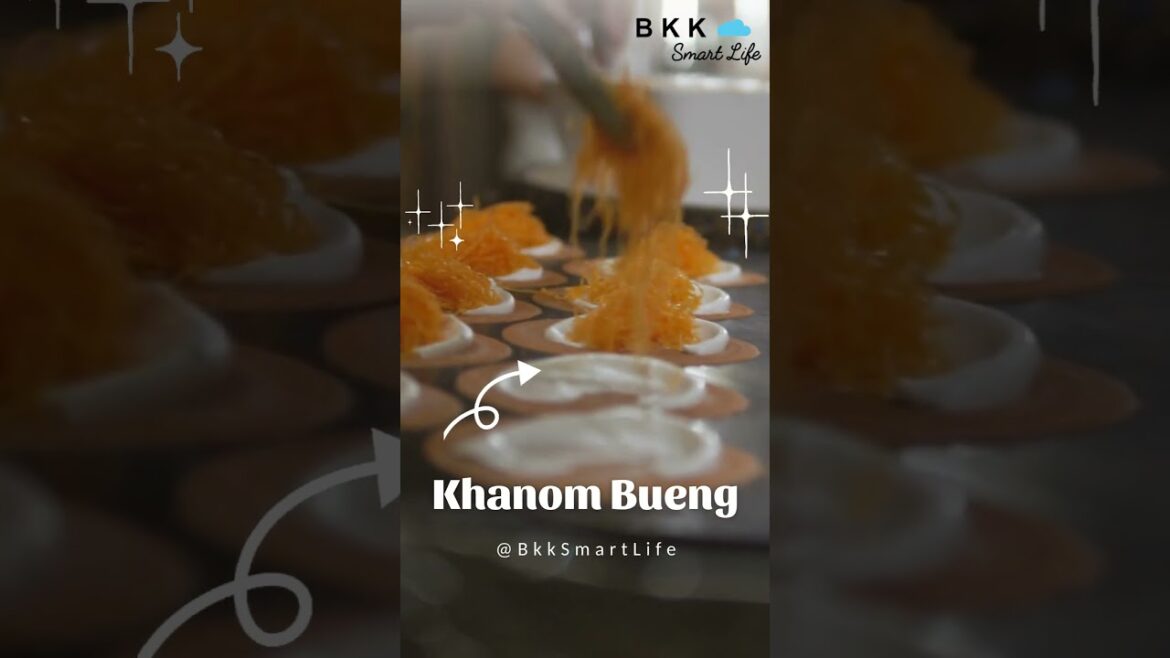 Tasting the Most Unbelievable Street Food in Bangkok: Khanom Bueng! #shorts Tasting the Most Unbelievable Street Food in Bangkok: Khanom Bueng! #shorts