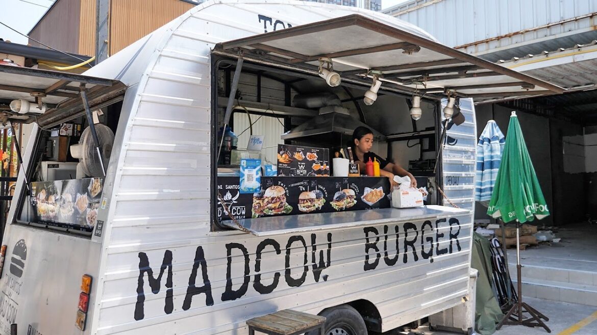 Amazing beef burger truck in Thailand | thai street food