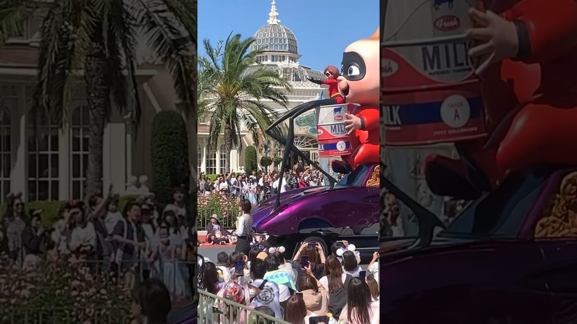 Disneyland Parade | TOKYO | 🇯🇵 JAPAN | #shorts #short #shortvideo #shortfeed #shortsvideo #tokyo