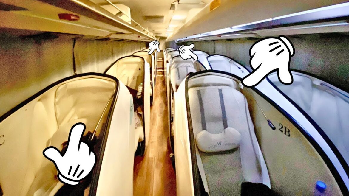 I tried Japan’s Sleep “Pod”😴 Overnight Bus🚌from Tokyo to Kyoto