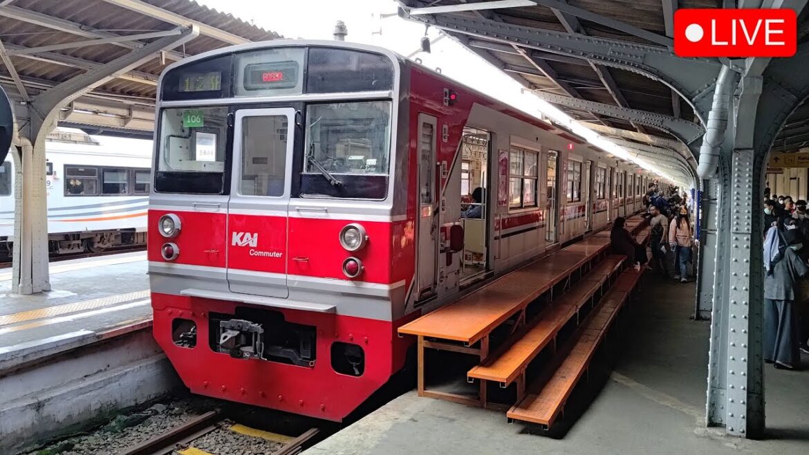 🔴 HARI MINGGU JALAN-JALAN KE KOTA TUA NAIK KRL YUKK !! Trip KRL Commuter Line Depok - Jakarta Kota !