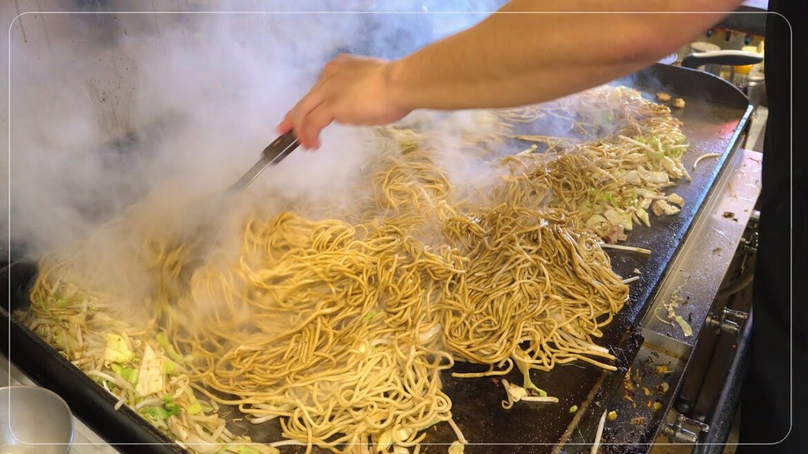 Yakisoba! Okonomiyaki! The day at japanese restaurant where you can't stop ordering! 赤兵衛 焼きそば 餃子