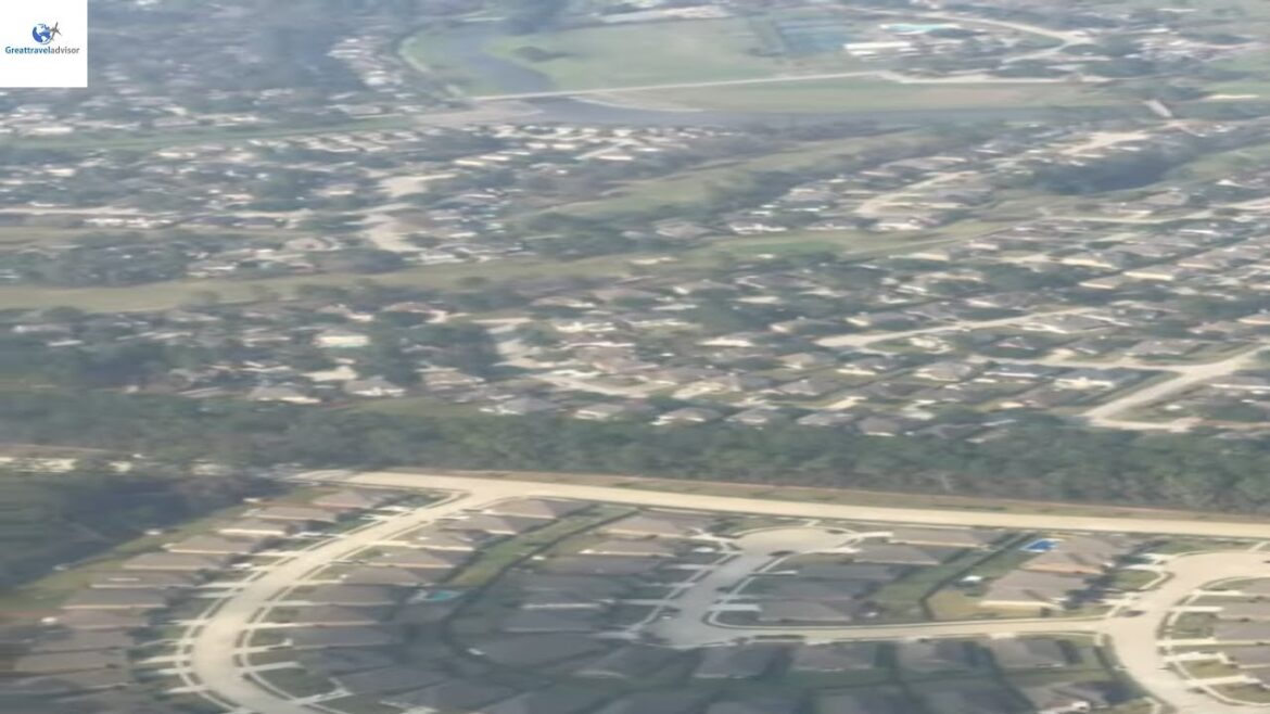 How to Travel : Plane ✈️ landing. How to Travel : Plane ✈️ landing.