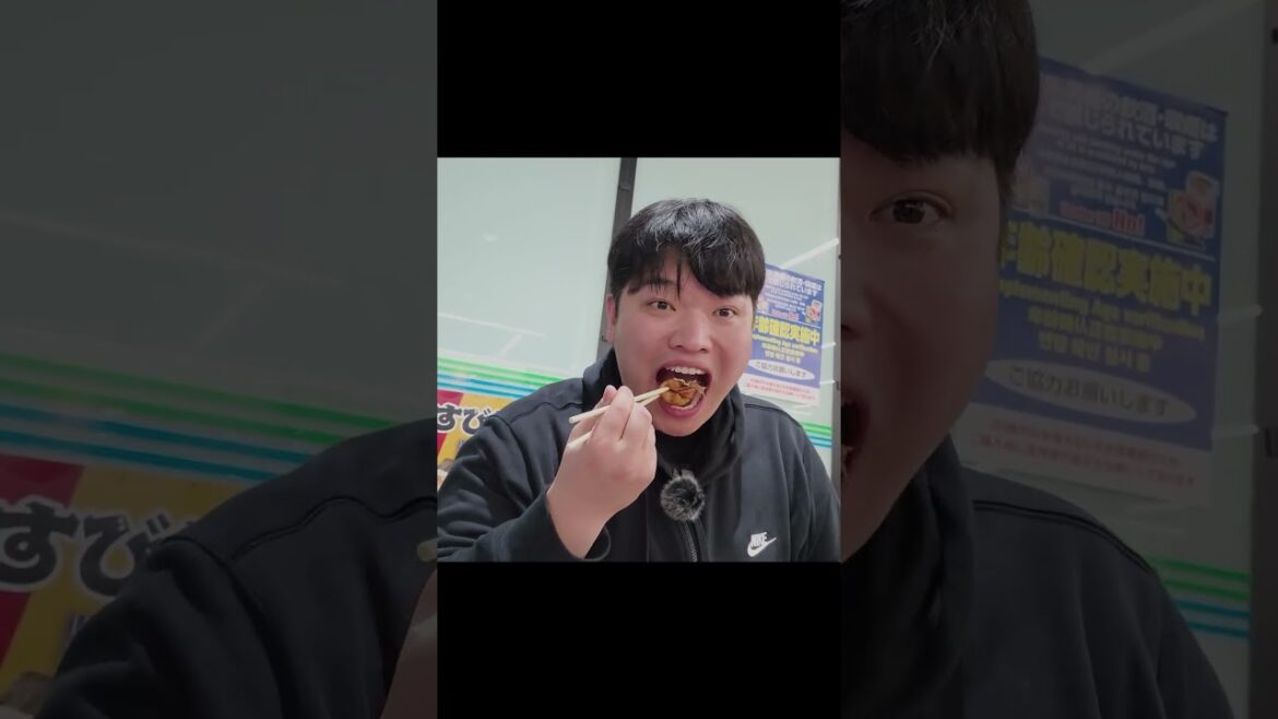 Eating a UFO made of yakisoba in a Japan convenience store??