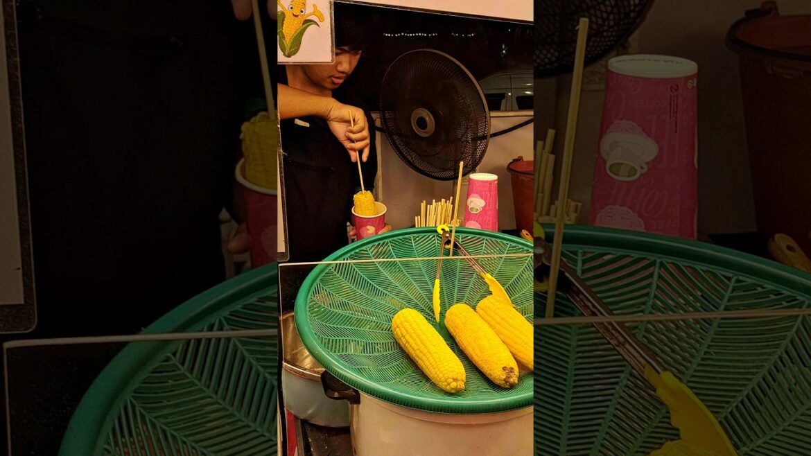 ASIAN Street Food Night Market | Delicious Corn in CentralwOrld Bangkok Thailand