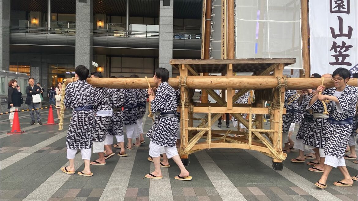 Yamakasa progress Hakata Station🇯🇵LIVE Walking in Japan Yamakasa progress Hakata Station🇯🇵LIVE Walking in Japan