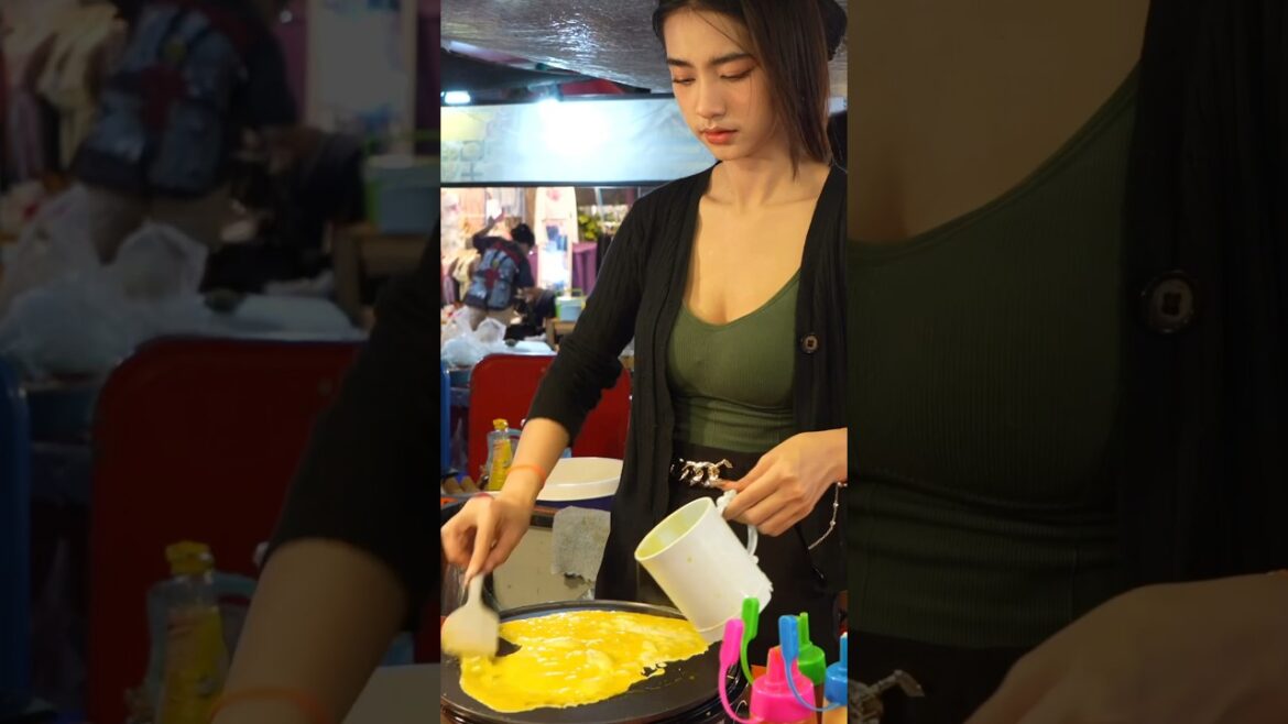 She Works Hard Everyday To Support Her Family – Fayy Omelette Lady She Works Hard Everyday To Support Her Family - Fayy Omelette Lady