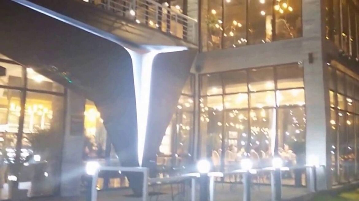 A coffee shop outside Seoul, Korea - [Yeongyeong] 20161011