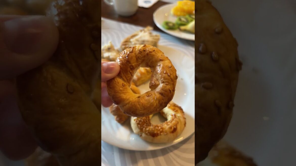 🌞 TURKISH BREAKFAST - SIMIT 🇹🇷 LOVELY AIRPORT HOTEL IN TURKIYE @ IC HOTELS ANTALYA🌴 #AntalyaTurkey