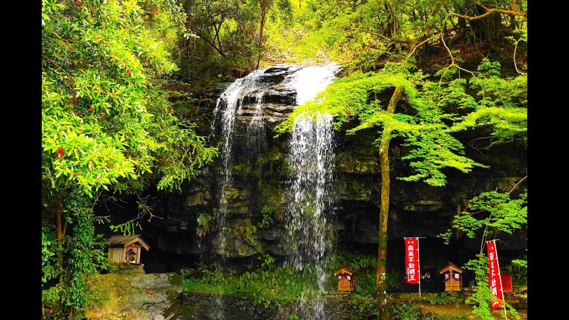 [Waterfall] Feel like a tourist at home ``Urami Falls'' View the waterfall from behind