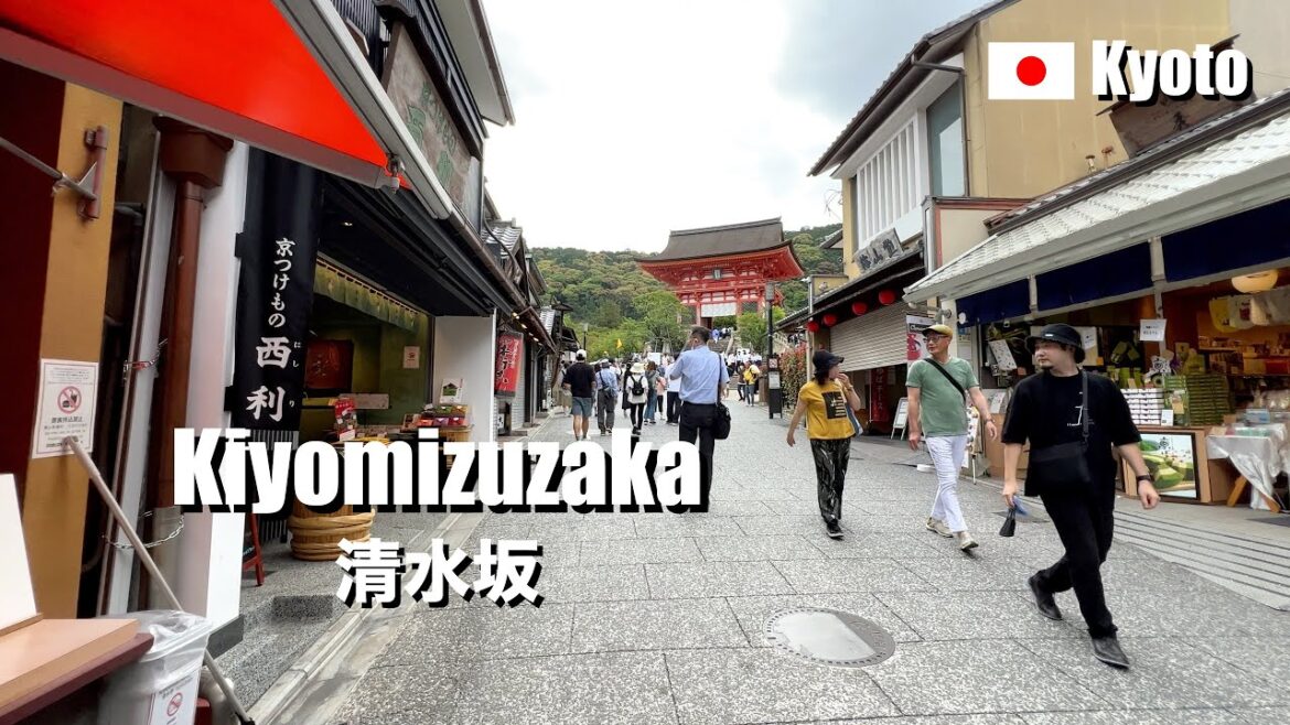 Kiyomizuzaka on Sunday morning, Kyoto, Japan | 4K Walking Kiyomizuzaka on Sunday morning, Kyoto, Japan | 4K Walking