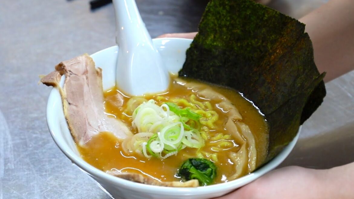 Delicious ramen with a light flavor that you can eat as many bowls as you like at Japan🇯🇵