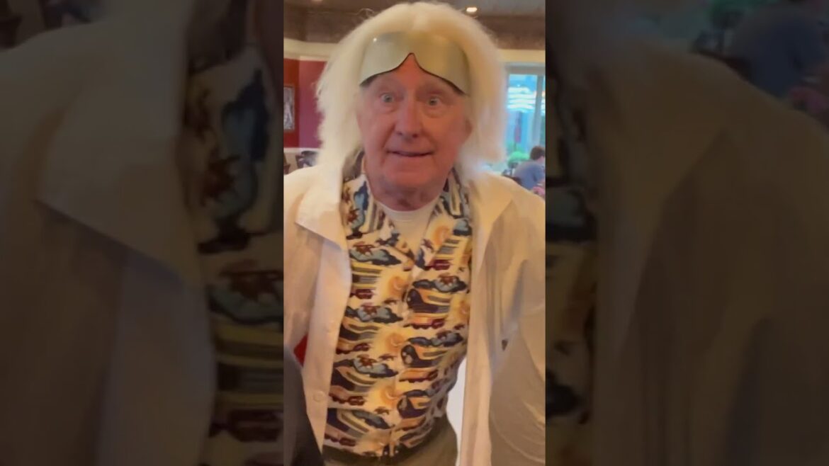 88 miles per hour #shorts #backtothefuture #hollywood #universal #viptour #california #fyp #vacation