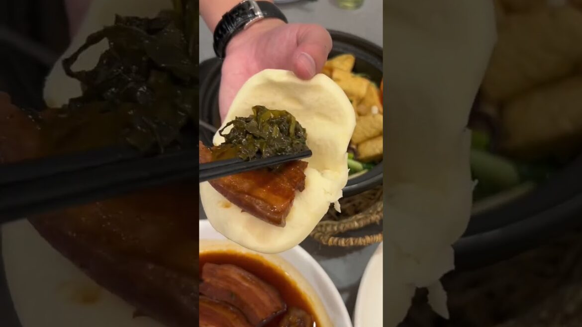 This is the love bun in dreams! You can show off three meat clips in a row! This is the love bun in dreams! You can show off three meat clips in a row!