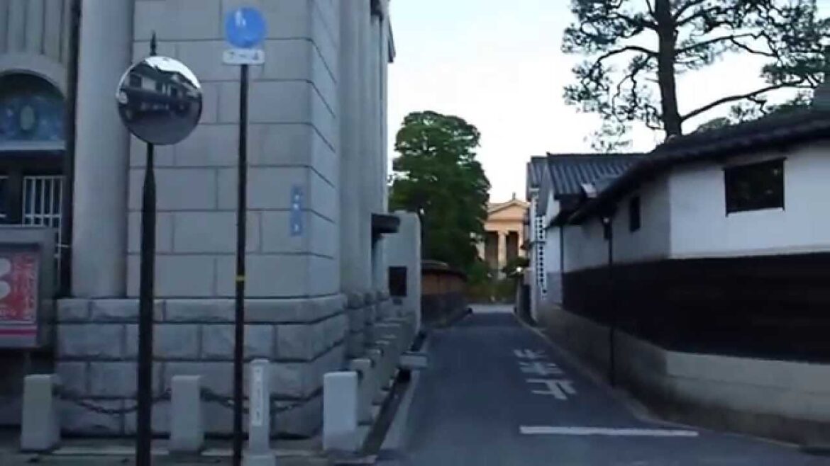 倉敷　路地散策　中国銀行から大原美術館へ