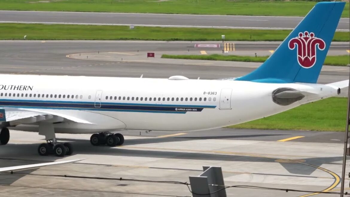 Taipei Taoyuan Airport live 台北桃園機場 with ATC Taipei Taoyuan Airport live 台北桃園機場 with ATC