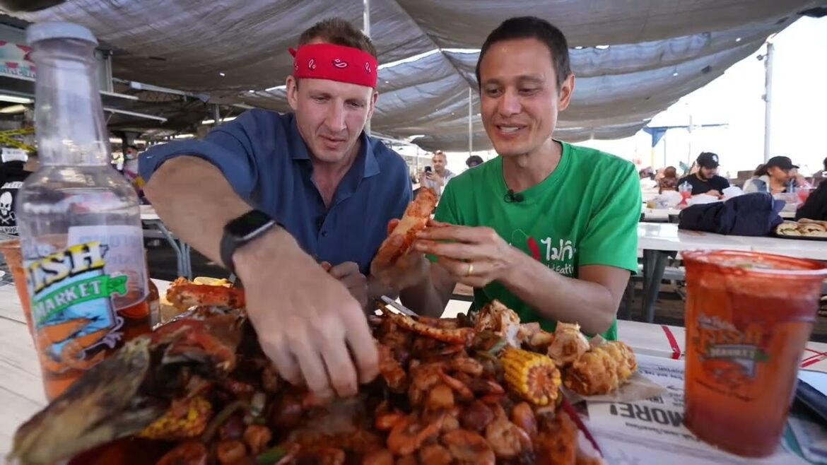 Mark Wiens VS Sonny Side – Who Is The Best Food Vlogger In The World??? Mark Wiens VS Sonny Side - Who Is The Best Food Vlogger In The World???